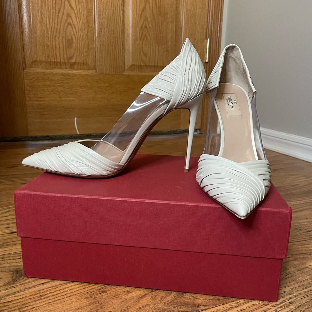Valentino Cream Colored Leather and PVC Ruched Pump Heels - Sz 41